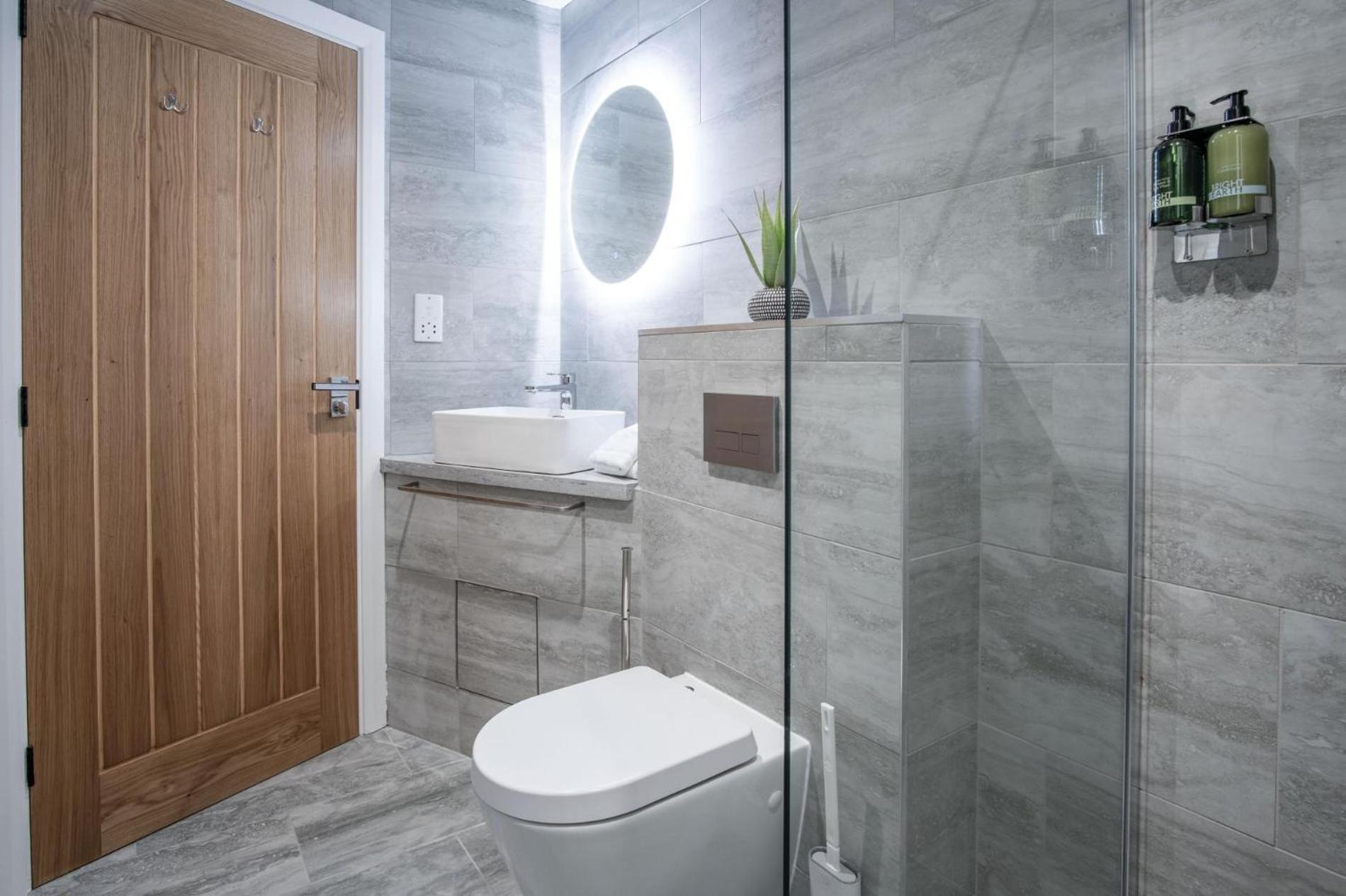 Suite 9 - Sleeping Giant Hotel - Pen Y Cae Inn Brecon Bagian luar foto